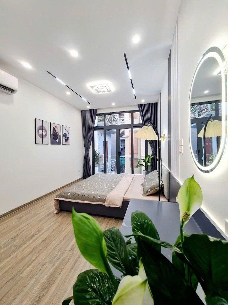 NHÀ MỚI 4 TẦNG ĐẸP LUNG LINH - TẶNG FULL NỘI THẤT - CHỈ VIỆC XÁCH VALI VỀ Ở CHUYỂN NƠI SINH SỐNG NÊN CẦN GẢ CĂN NHÀ TẠI VÍ TRÍ TRUNG TÂM BA ĐÌNH